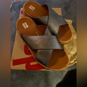 NWT FitFlop F-Mode Metallic Pewter Leather Cork Flatform Cross Slides Women's 7